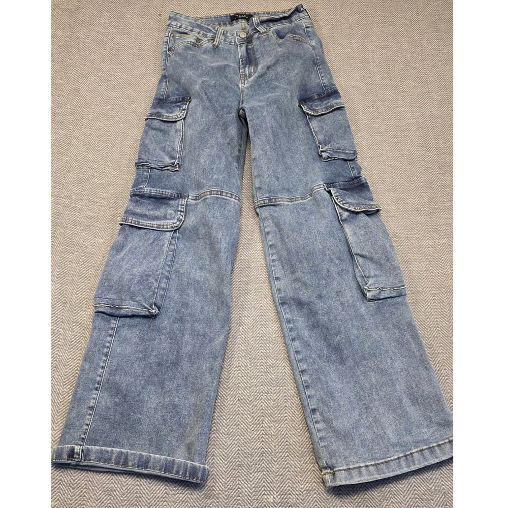 Wide-Leg Cargo Jeans in Light Blue